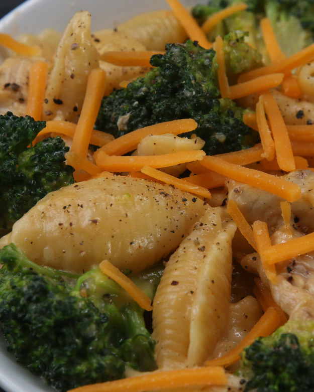Cheesy Chicken And Broccoli Pasta